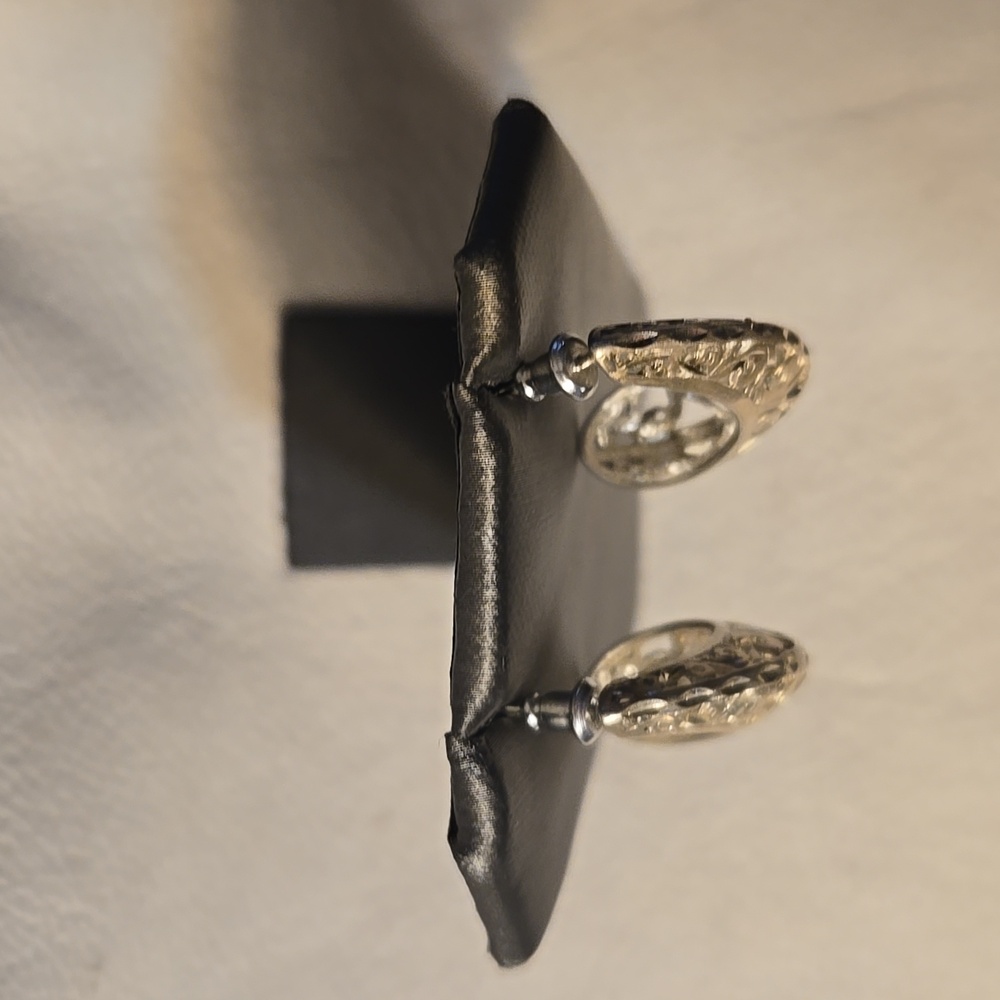 Classy Sterling silver earrings 1" X 1.25" - Picture 4 of 5